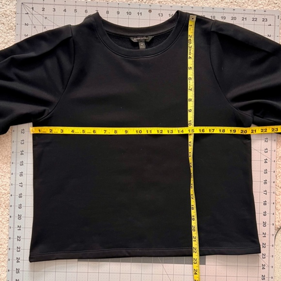 Banana Republic Puff Sleeve sweatshirt - Picture 7 of 9